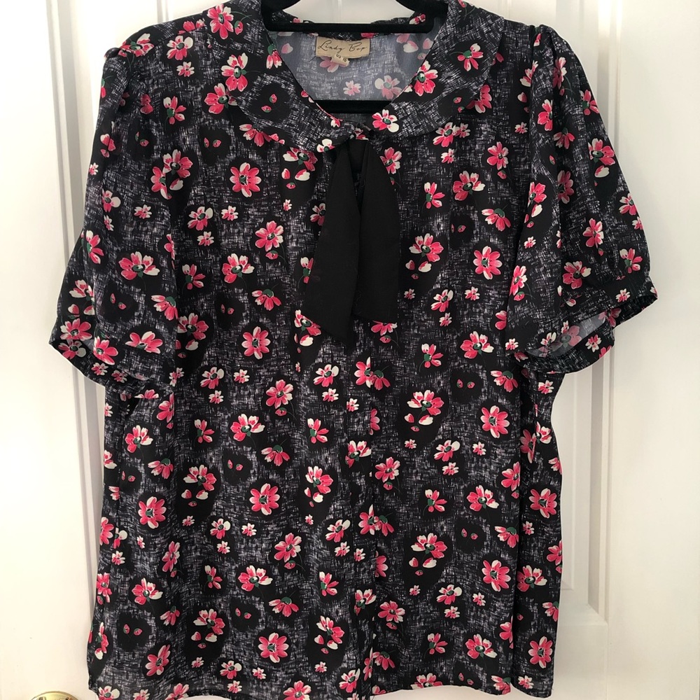 Lindy Bop Black Floral Mim Peter Pan Blouse